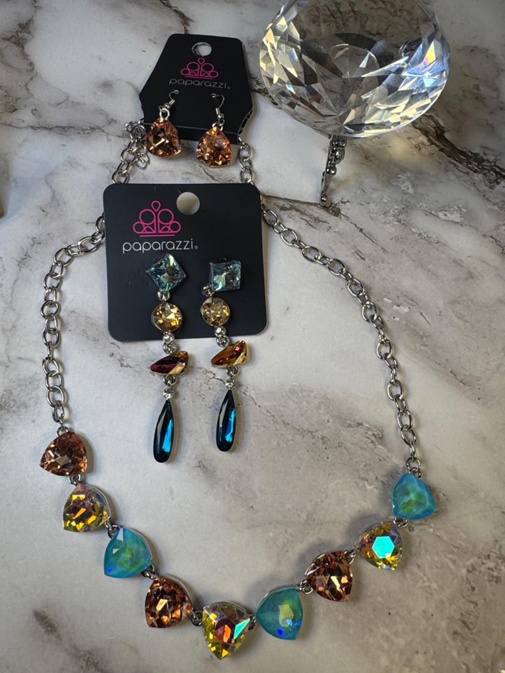 paparazzi Iridescent Blue & Amber Crystal Necklace with Coordinating Earrings